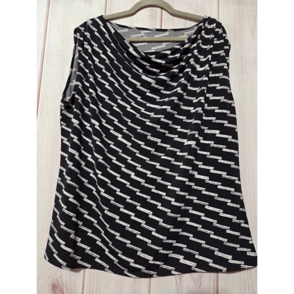 Lane Bryant 18 Sleeveless‎ Black & White Geometric Print Cowl Neck Top Blouse
